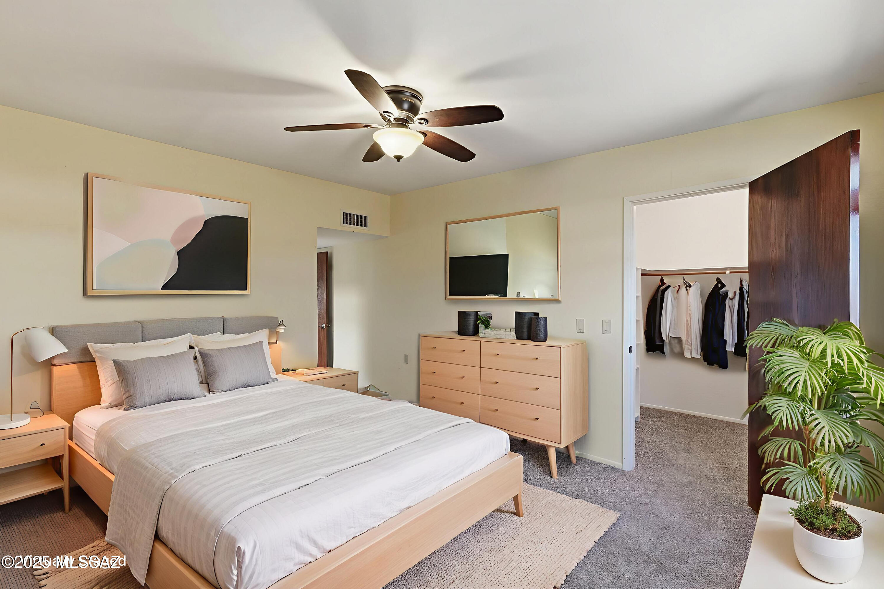 375 S Placita La Paz