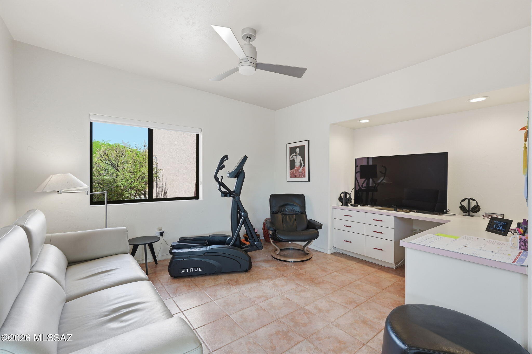 1097 W Corte Del Pintor