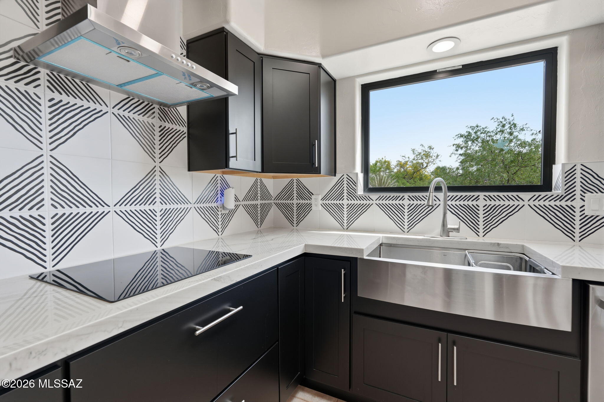 1097 W Corte Del Pintor