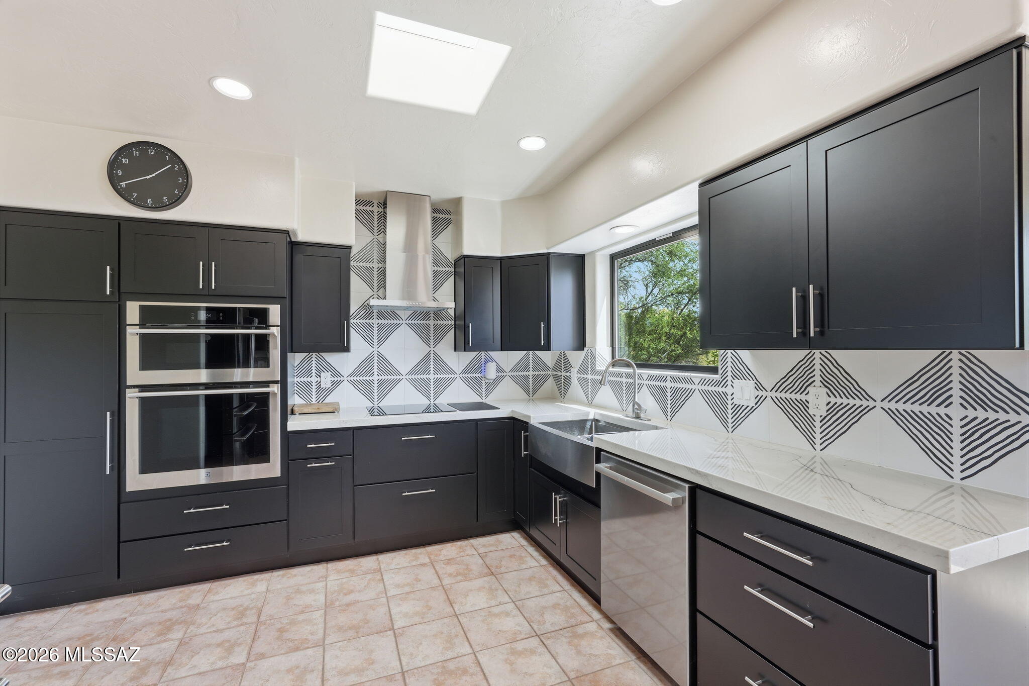 1097 W Corte Del Pintor