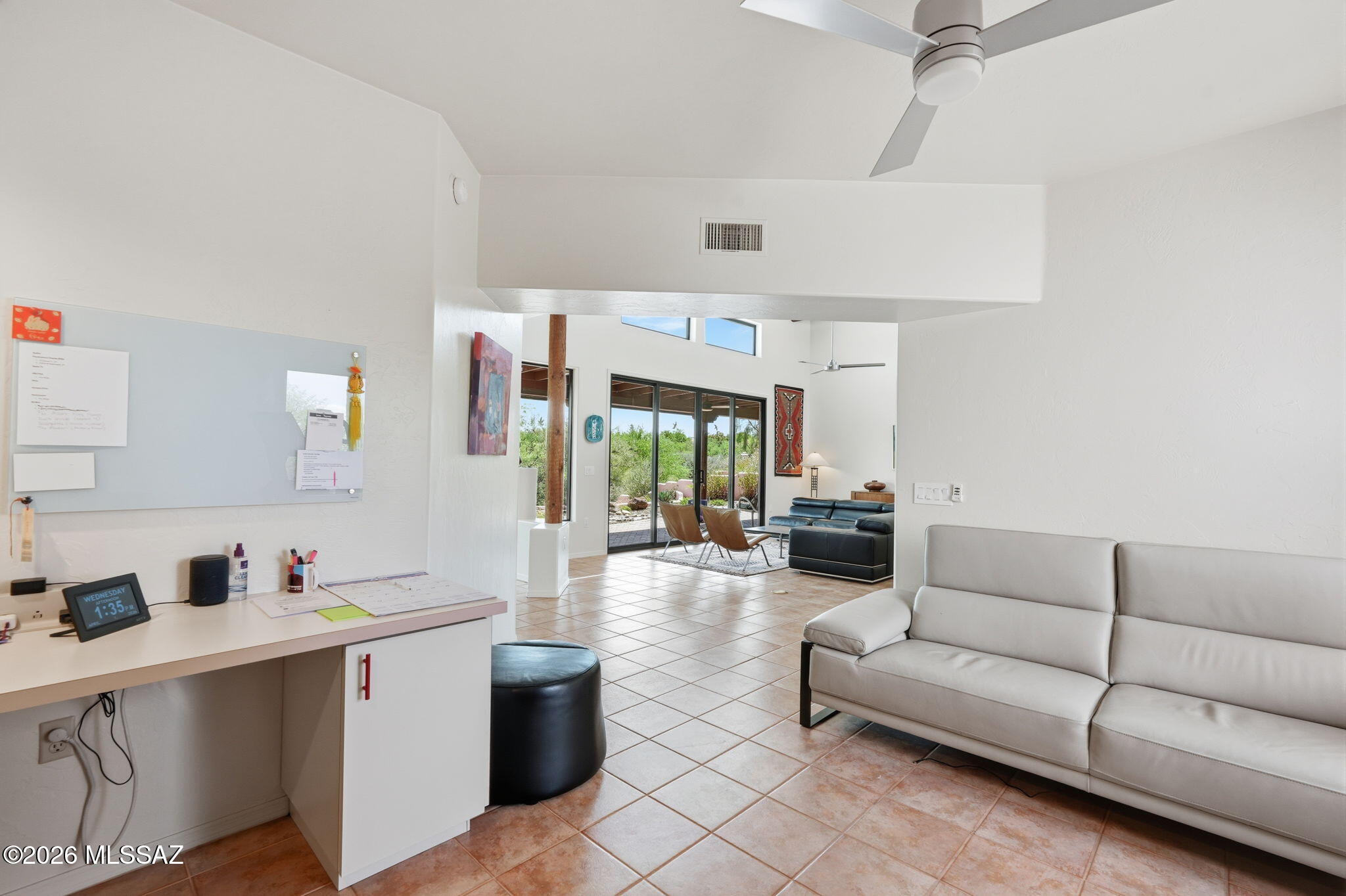 1097 W Corte Del Pintor