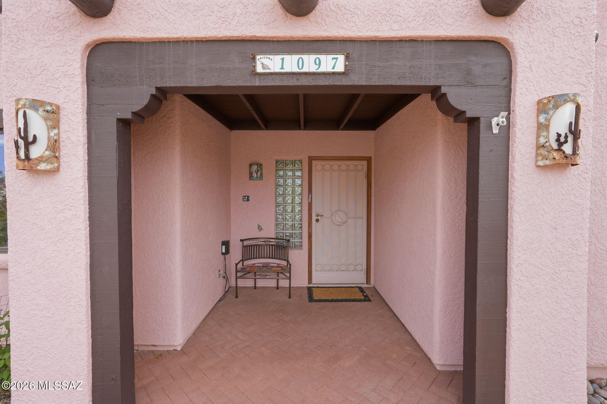 1097 W Corte Del Pintor