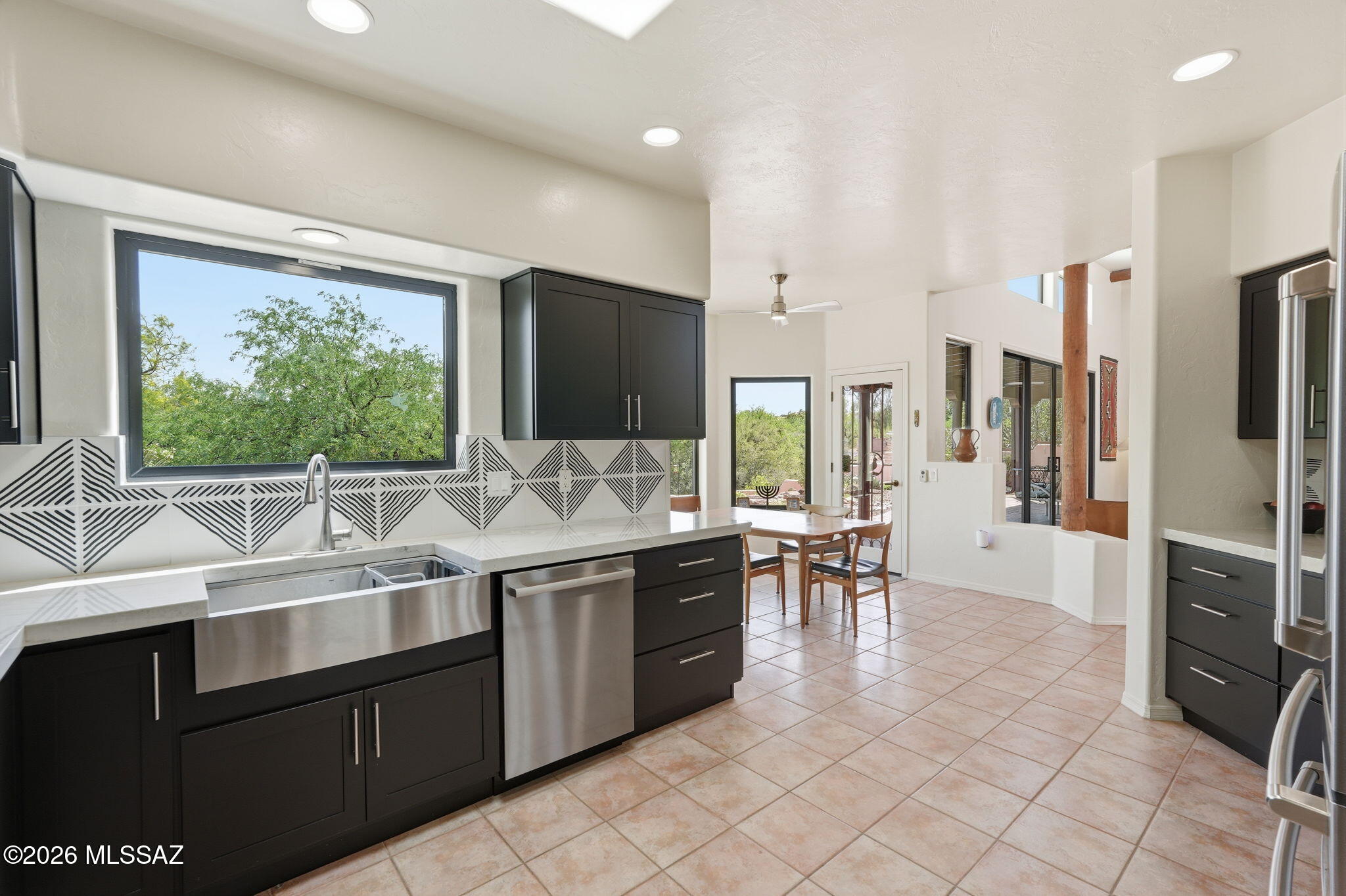 1097 W Corte Del Pintor