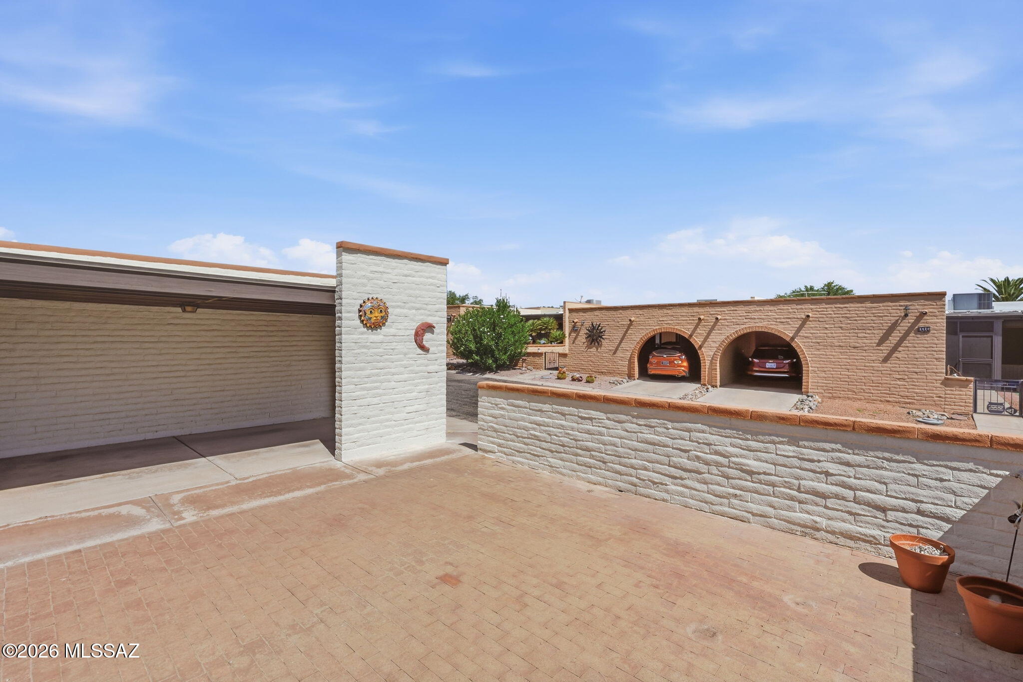 1425 W Placita Apache
