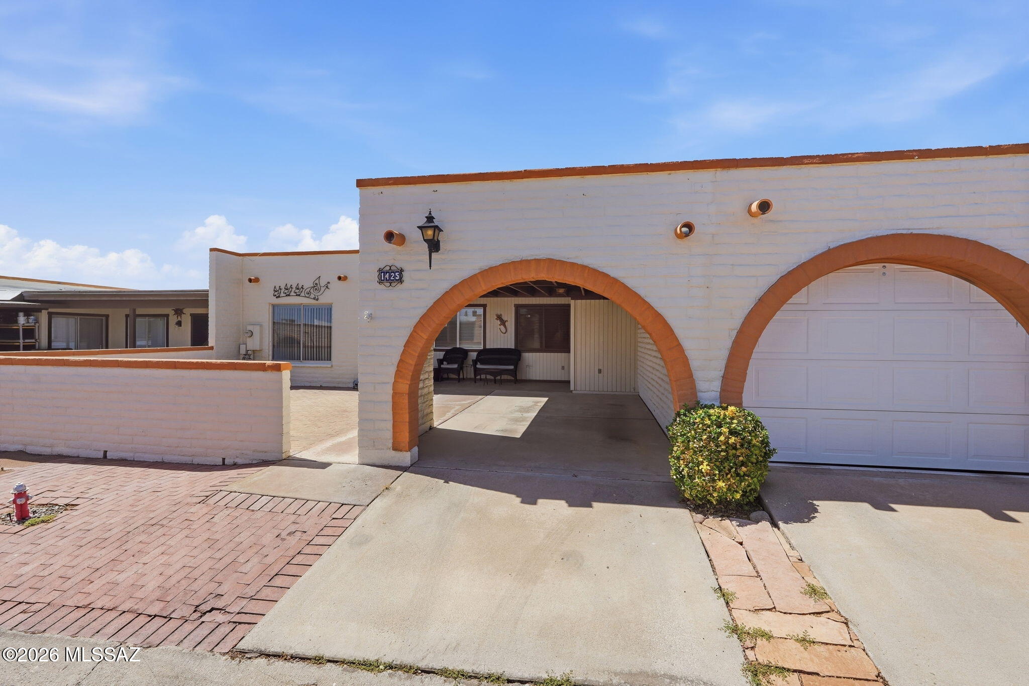 1425 W Placita Apache
