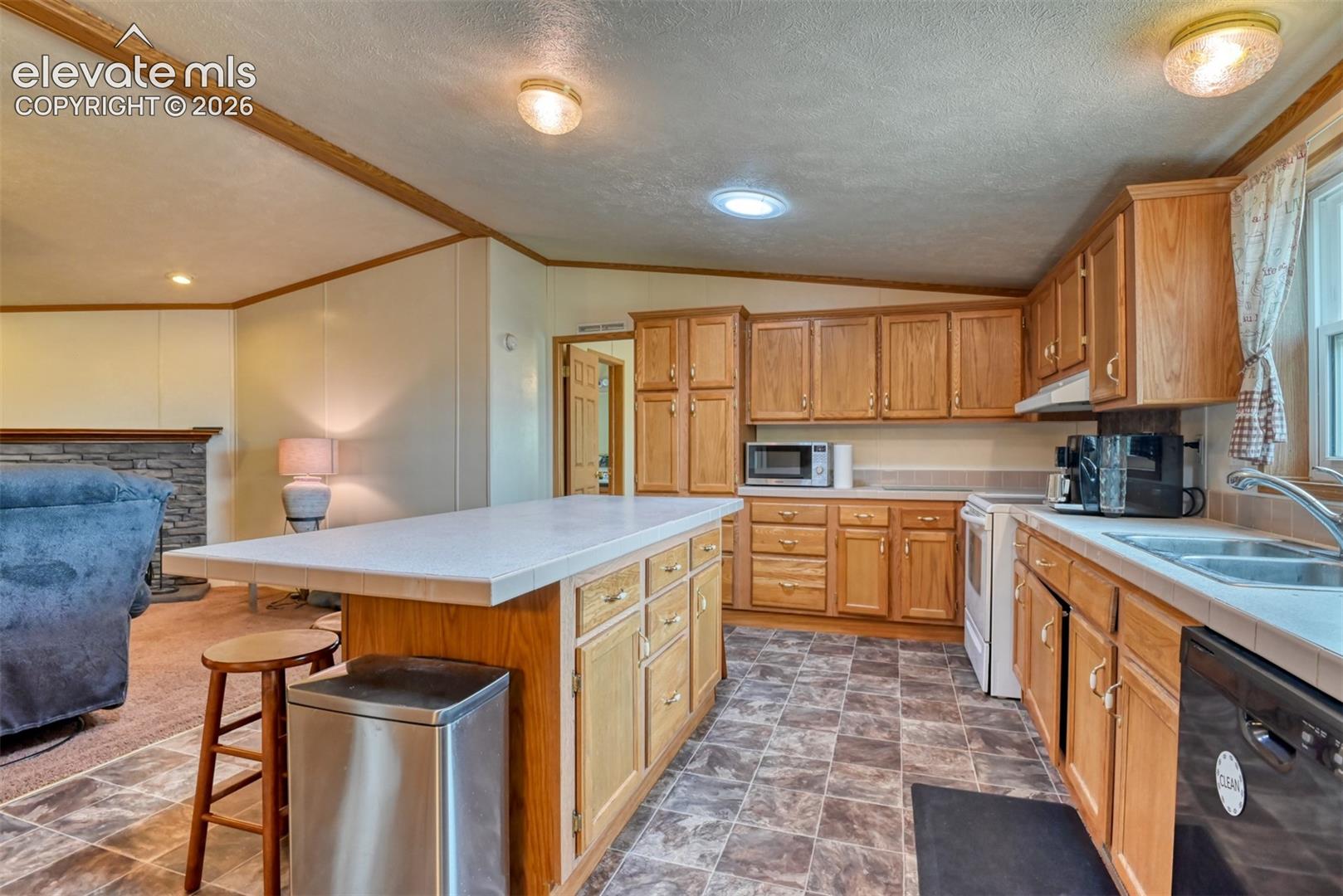 9672 Avenida Hermosa View