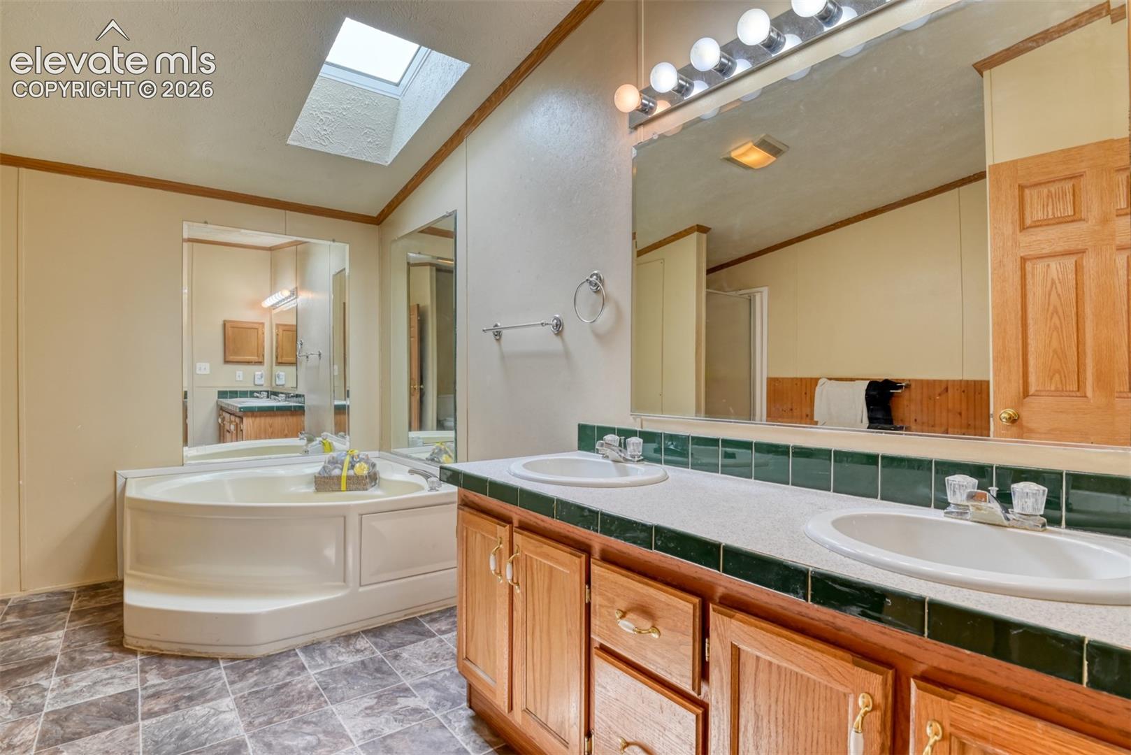 9672 Avenida Hermosa View