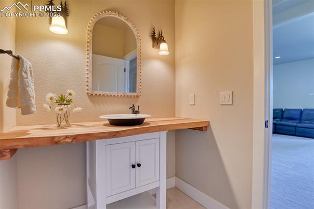 455 E Kings Deer Point