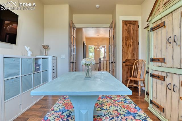 455 E Kings Deer Point