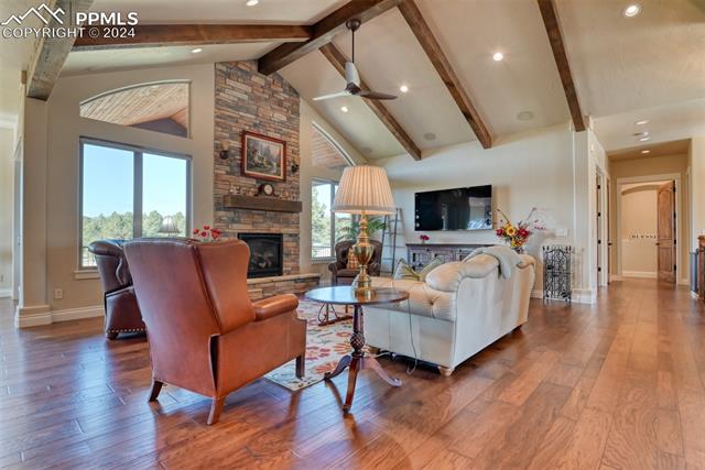 455 E Kings Deer Point