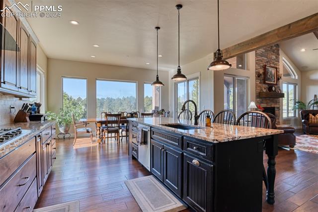 455 E Kings Deer Point