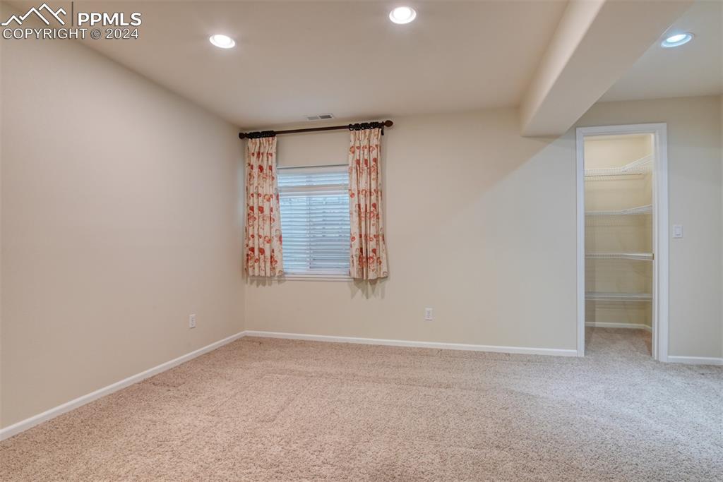 5055 Saddleback Heights