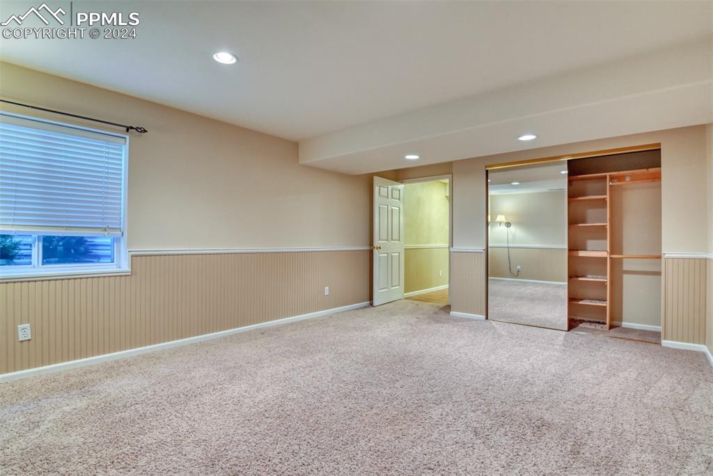 5055 Saddleback Heights