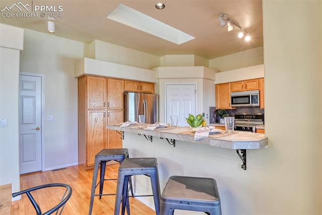 5055 Saddleback Heights