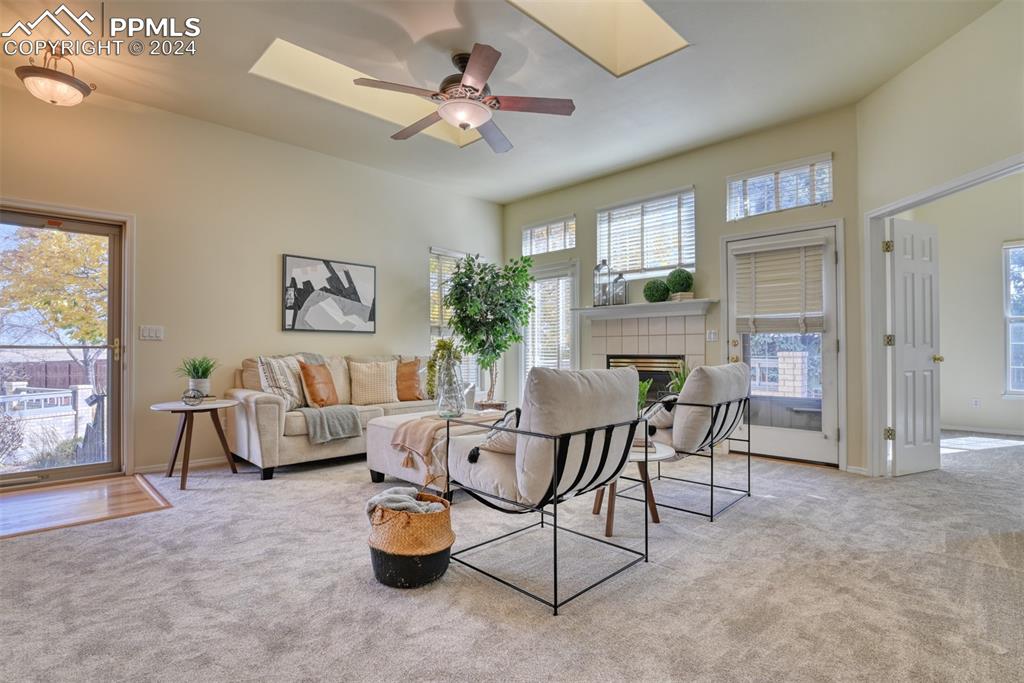 5055 Saddleback Heights