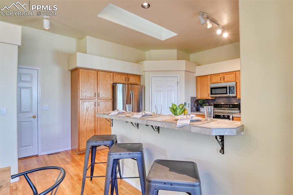 5055 Saddleback Heights