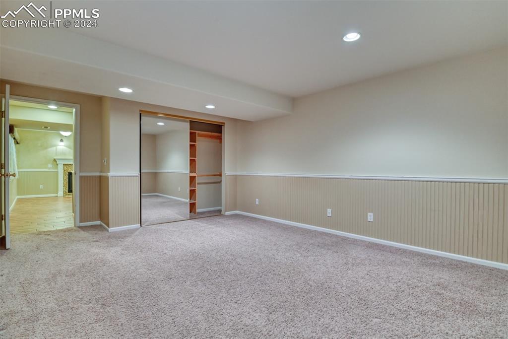 5055 Saddleback Heights
