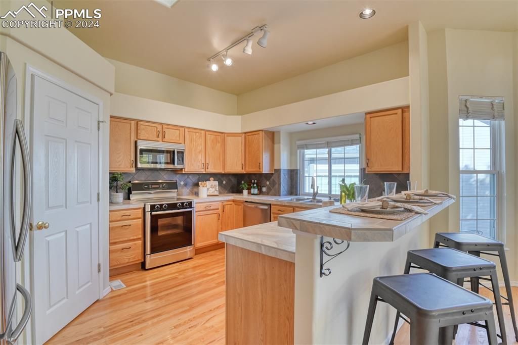 5055 Saddleback Heights