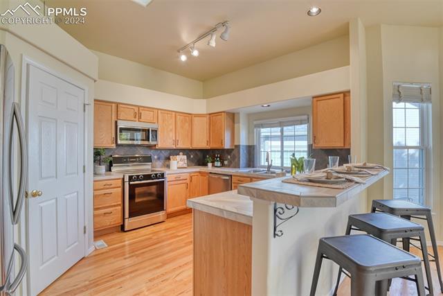 5055 Saddleback Heights