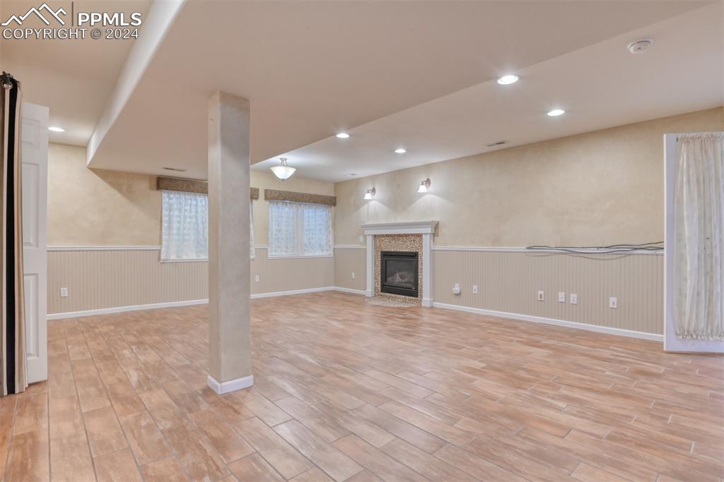 5055 Saddleback Heights