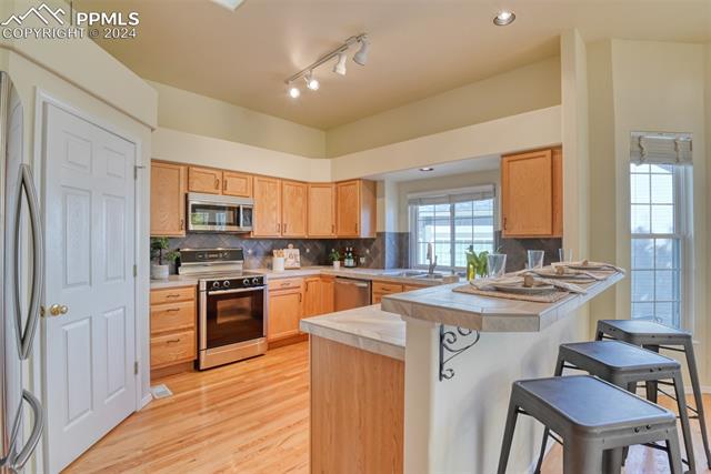 5055 Saddleback Heights