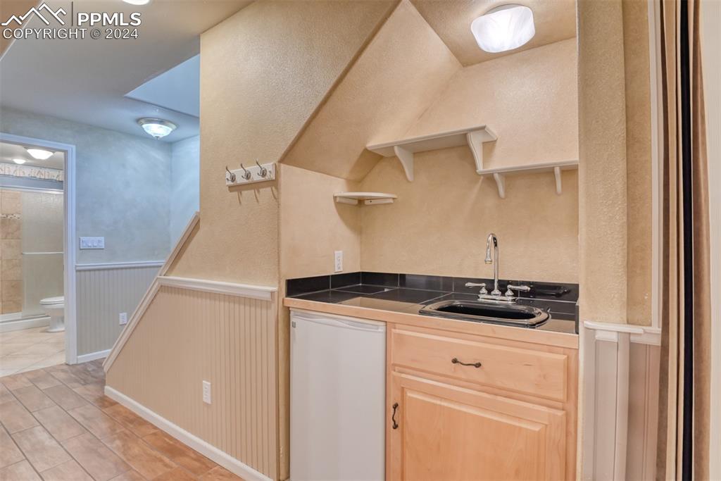 5055 Saddleback Heights