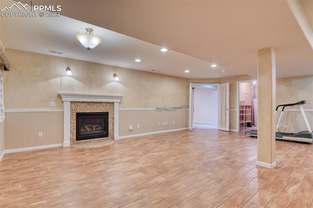 5055 Saddleback Heights