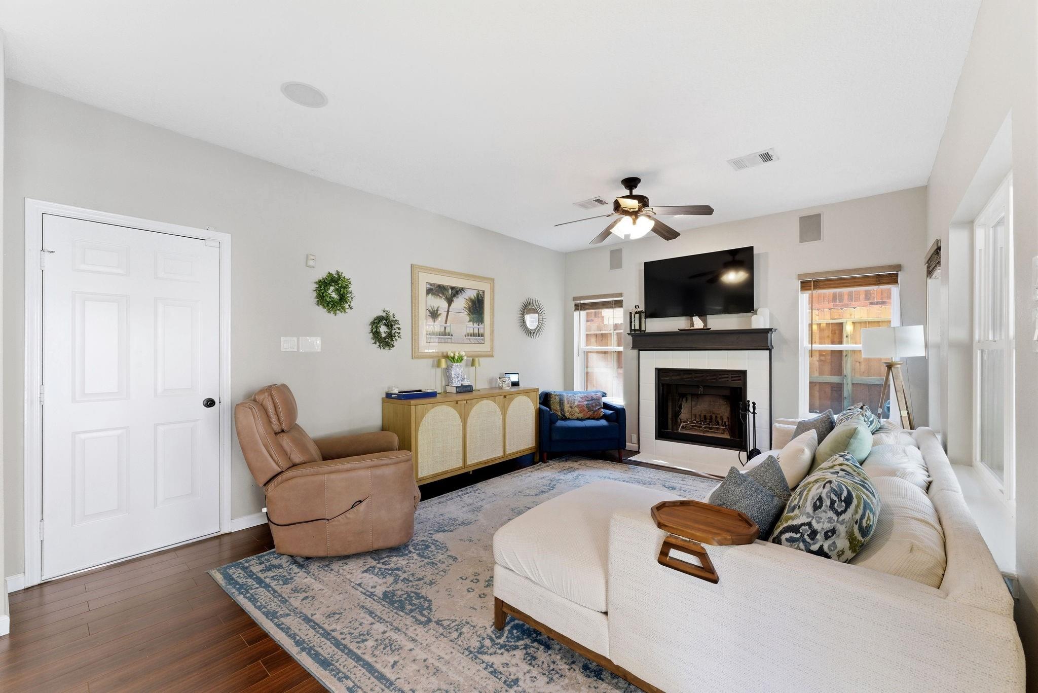 31 N Pathfinders Circle