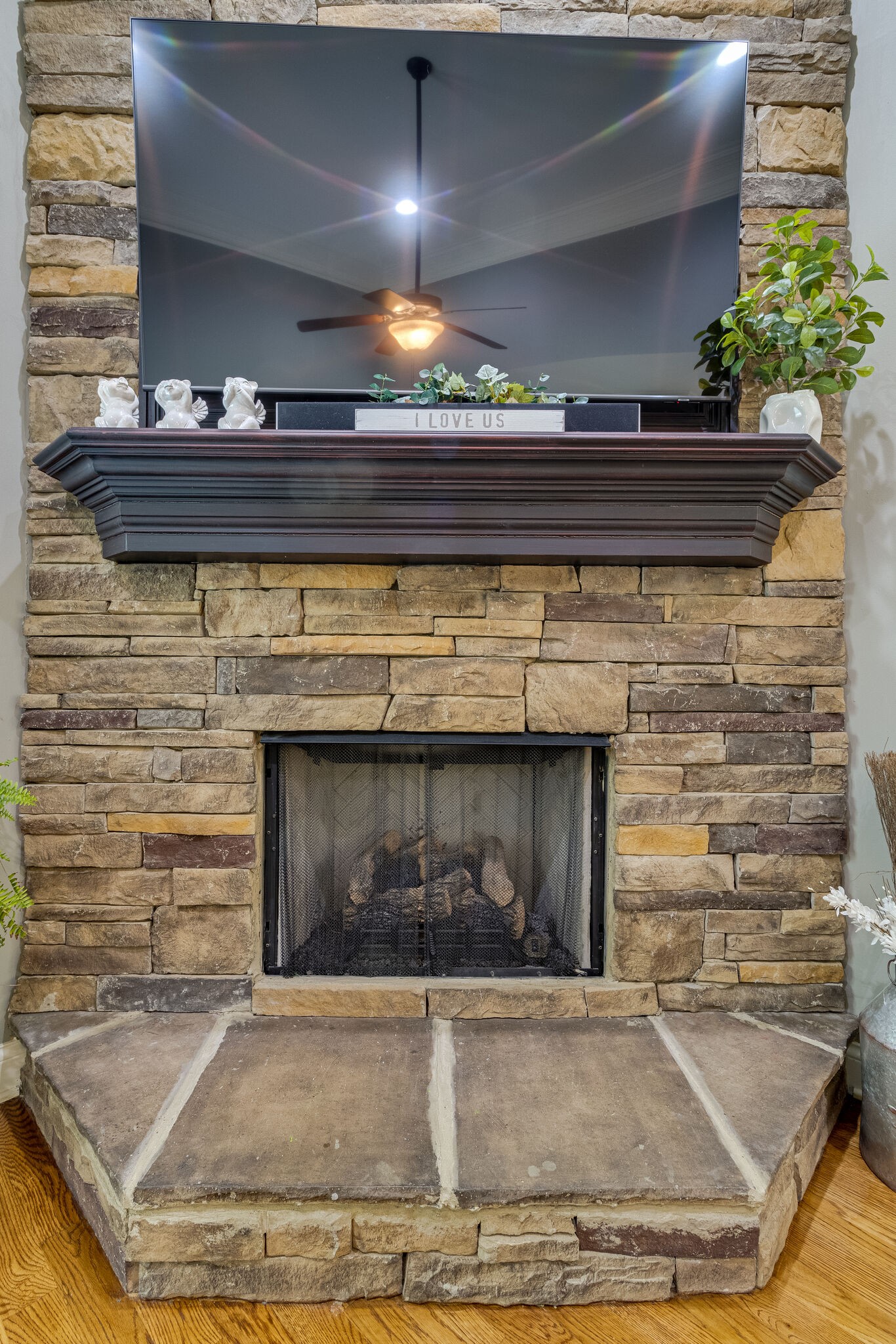 109 Hawthorne Valley