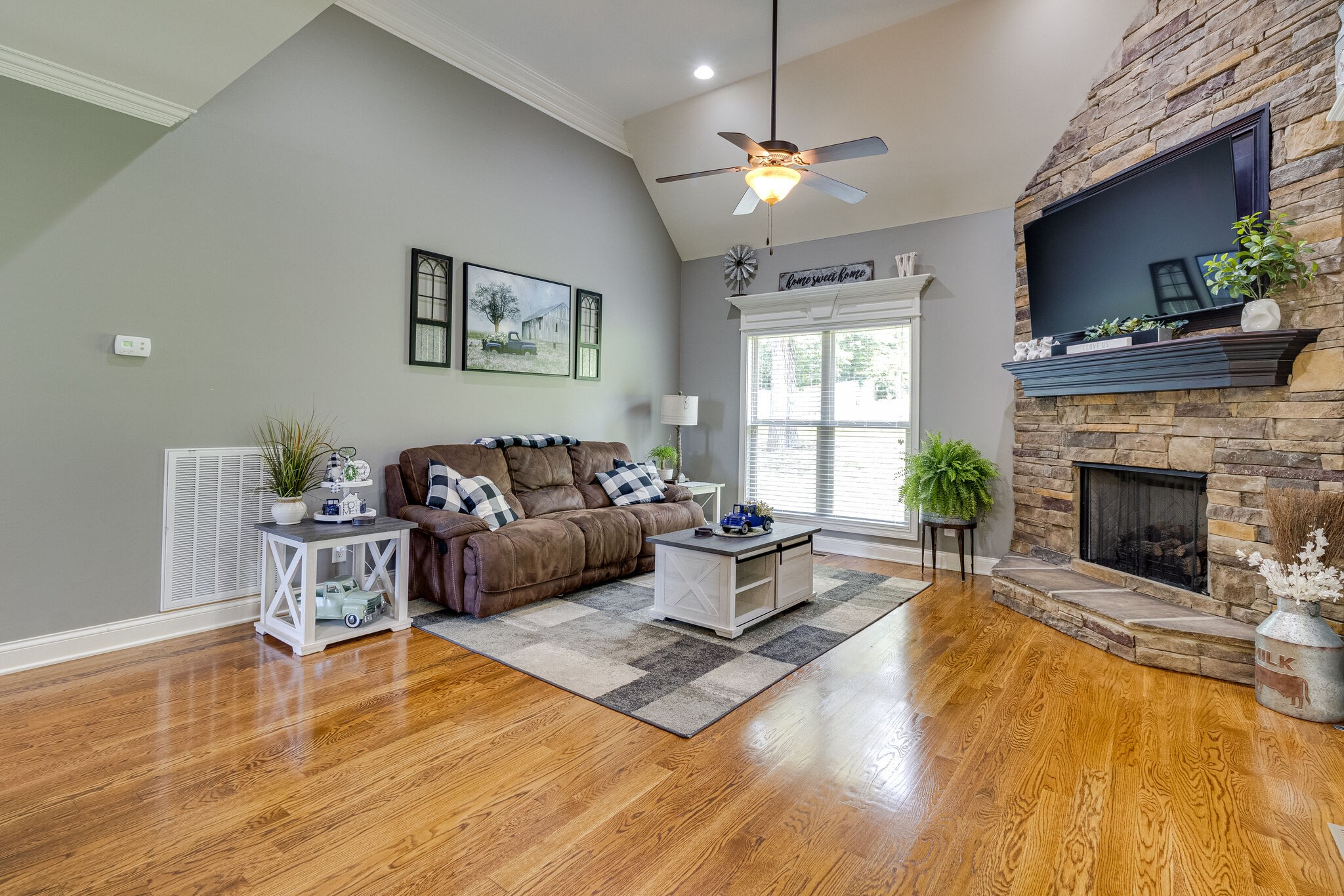 109 Hawthorne Valley