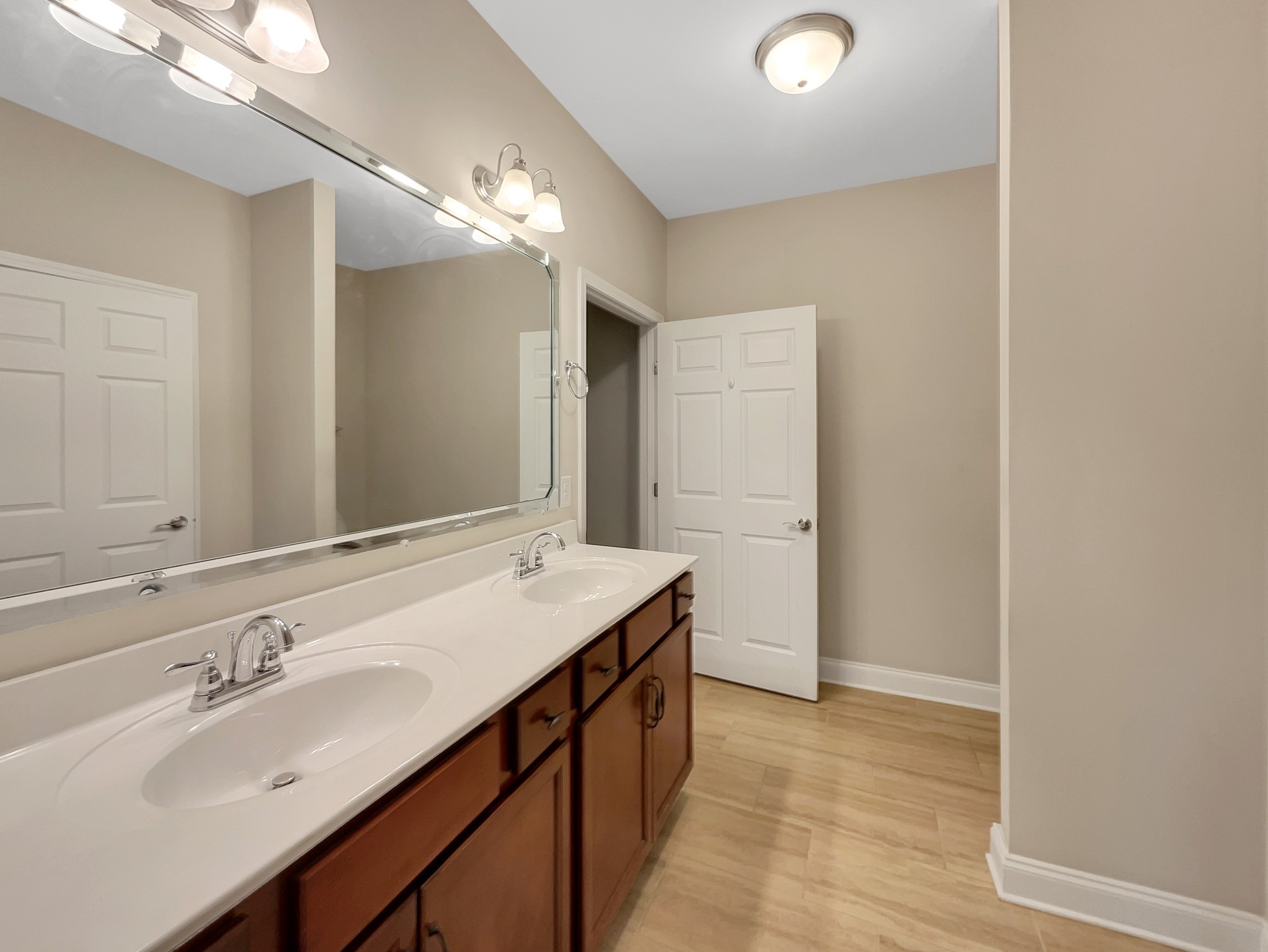 1326 Whispering Oaks Dr Unit: 693