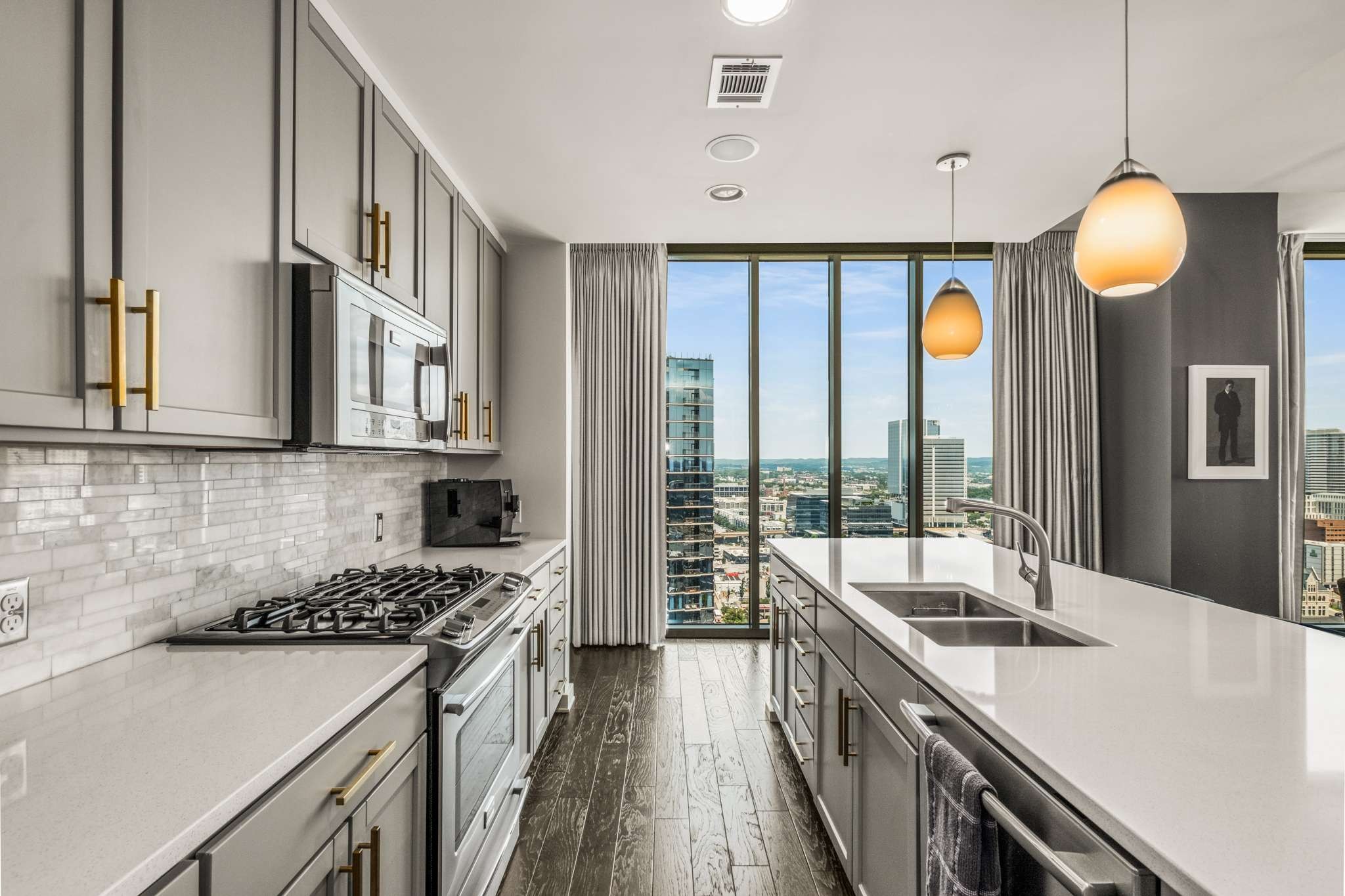 1212 Laurel St Unit: 2202