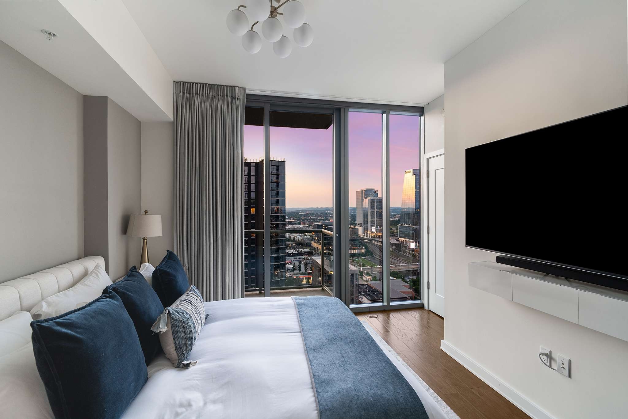 1212 Laurel St Unit: 2202