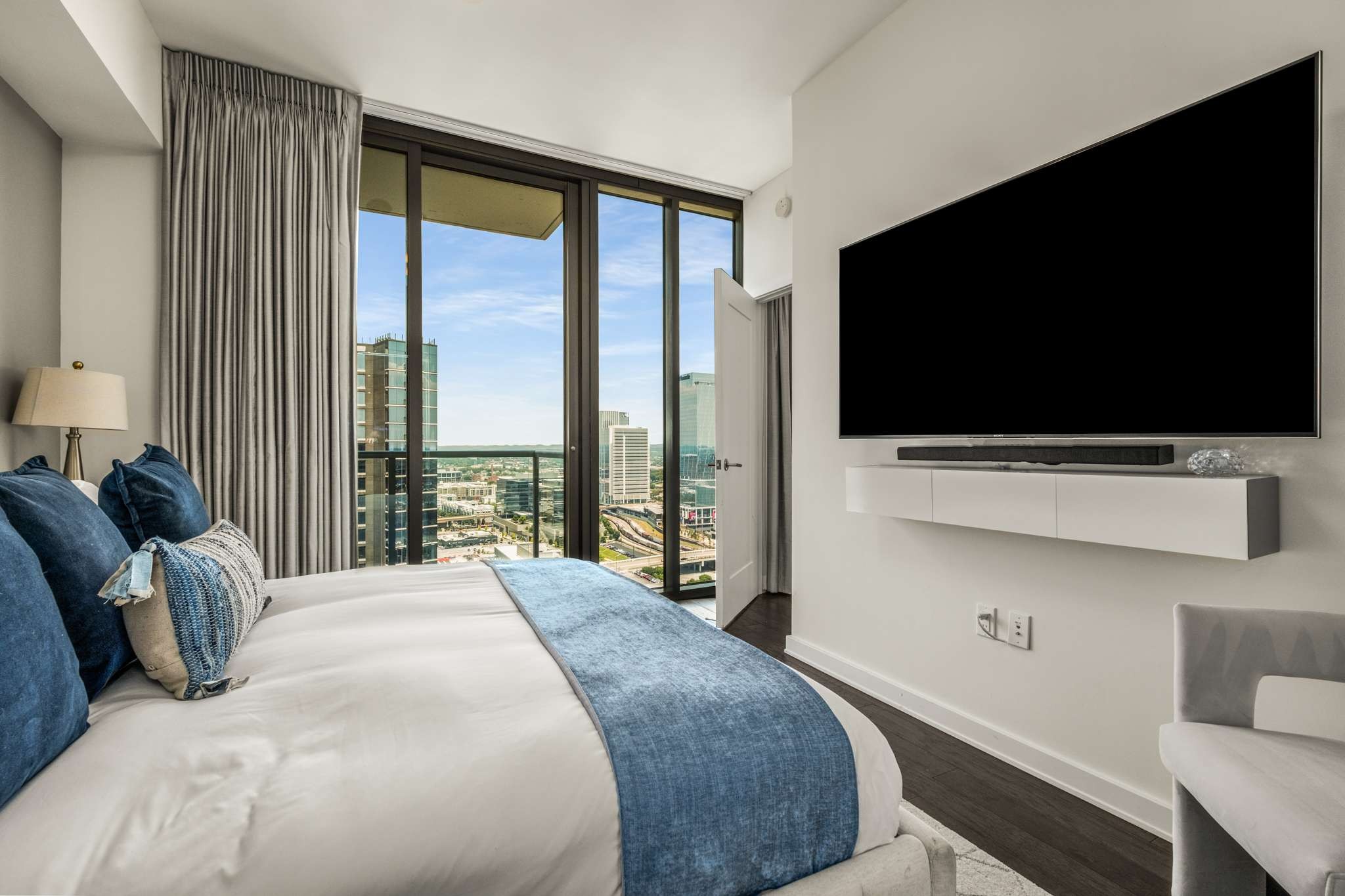 1212 Laurel St Unit: 2202