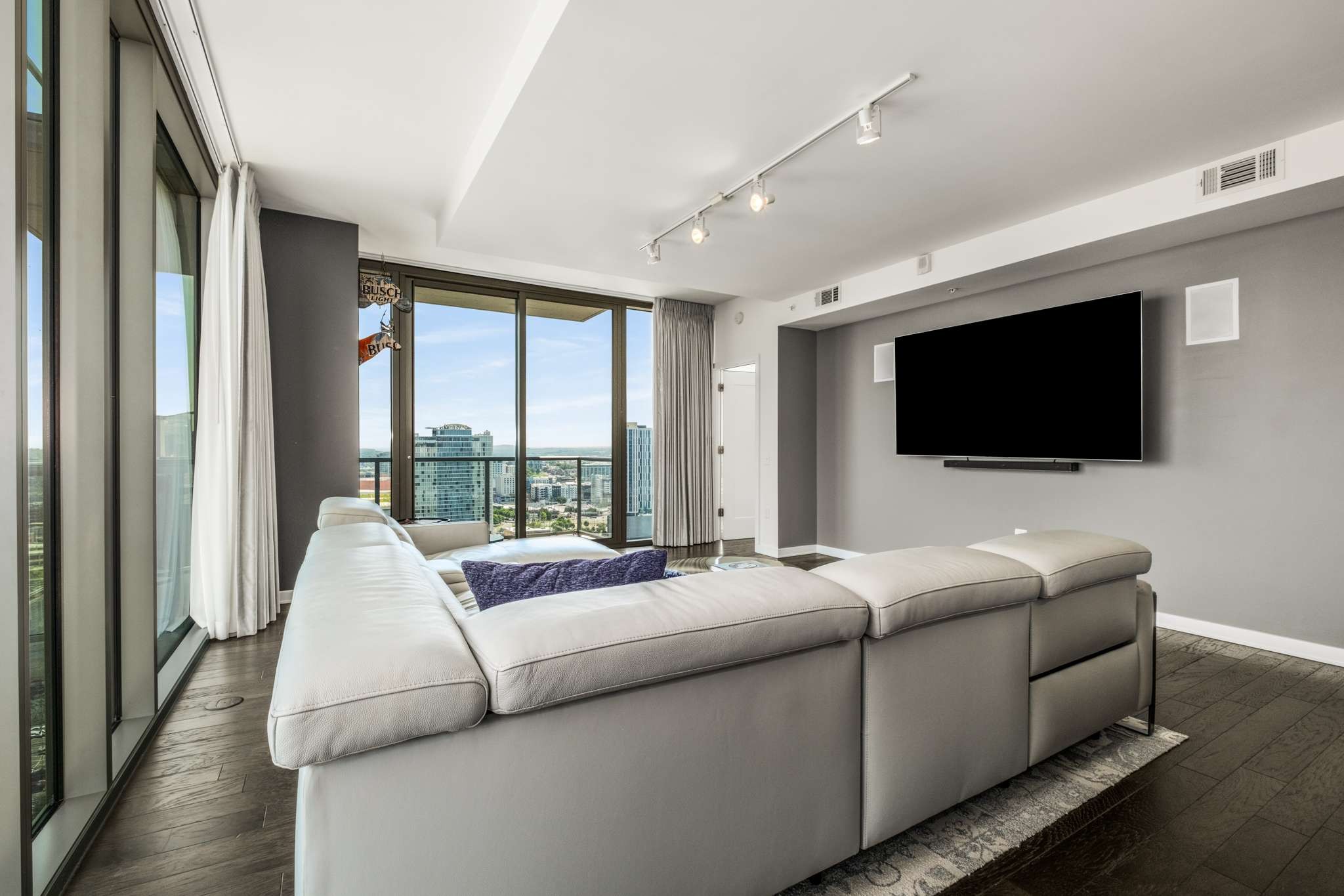 1212 Laurel St Unit: 2202