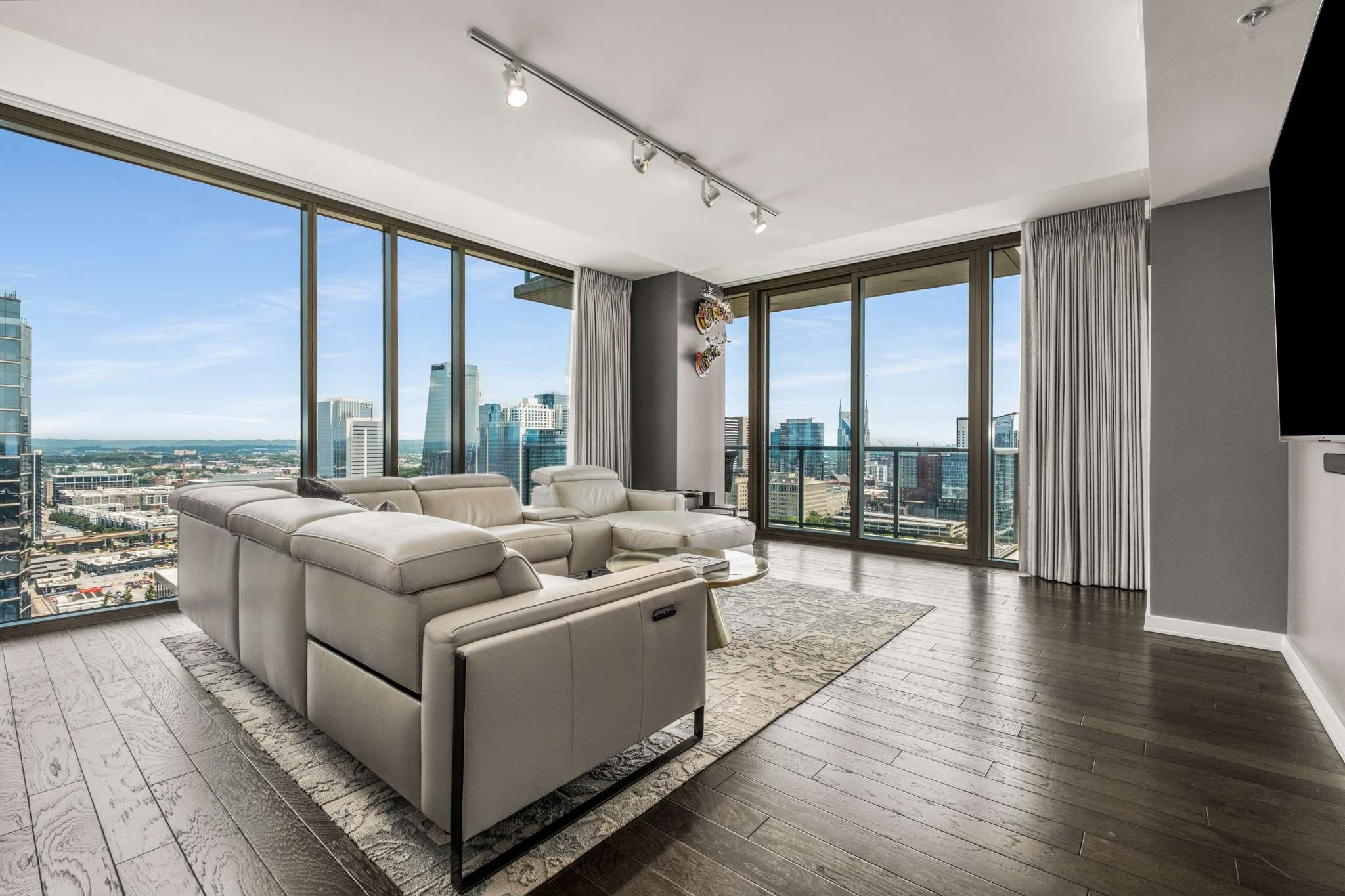 1212 Laurel St Unit: 2202