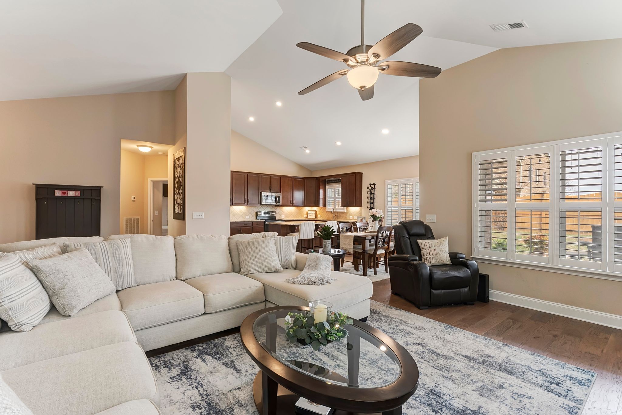 1326 Whispering Oaks Dr