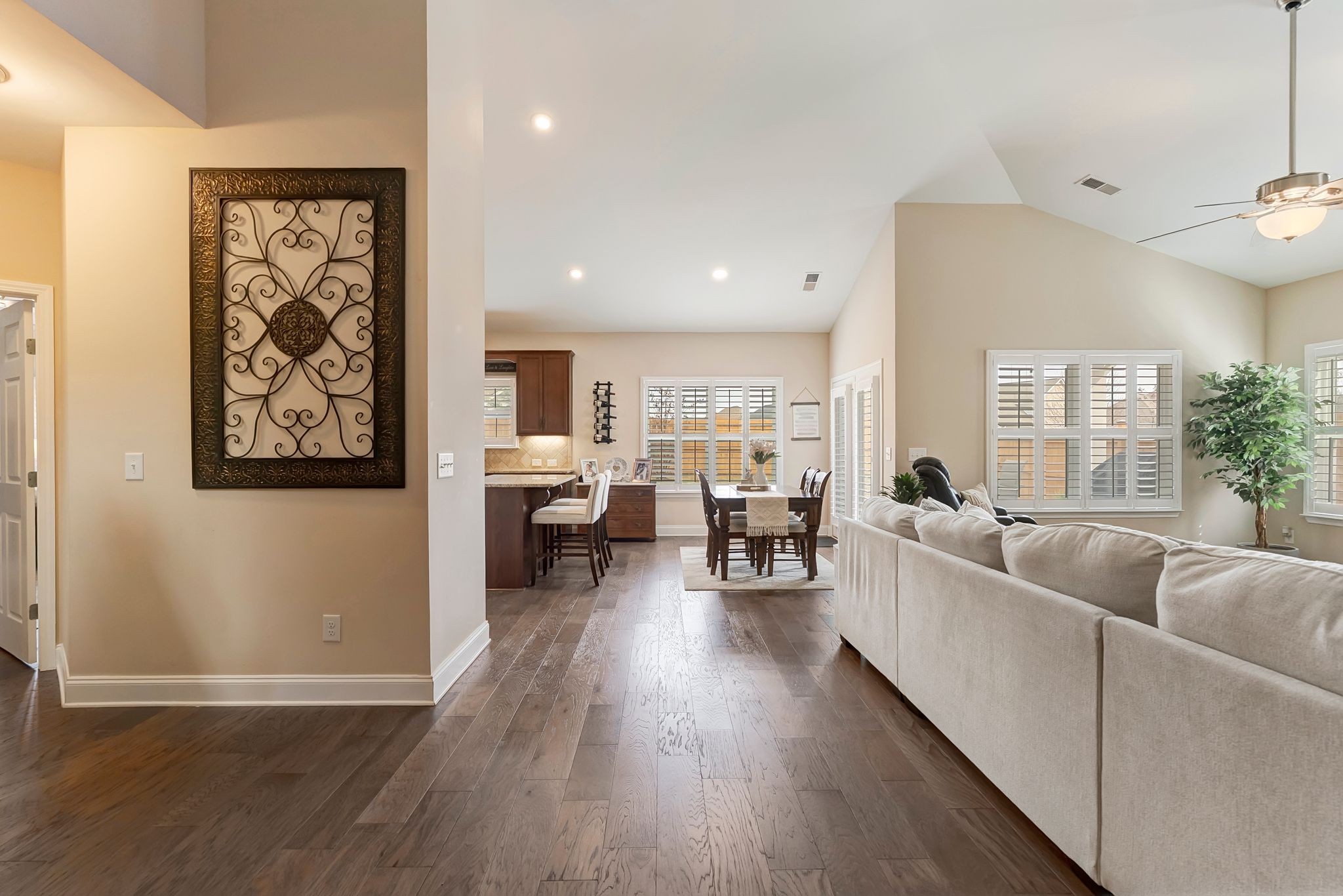 1326 Whispering Oaks Dr