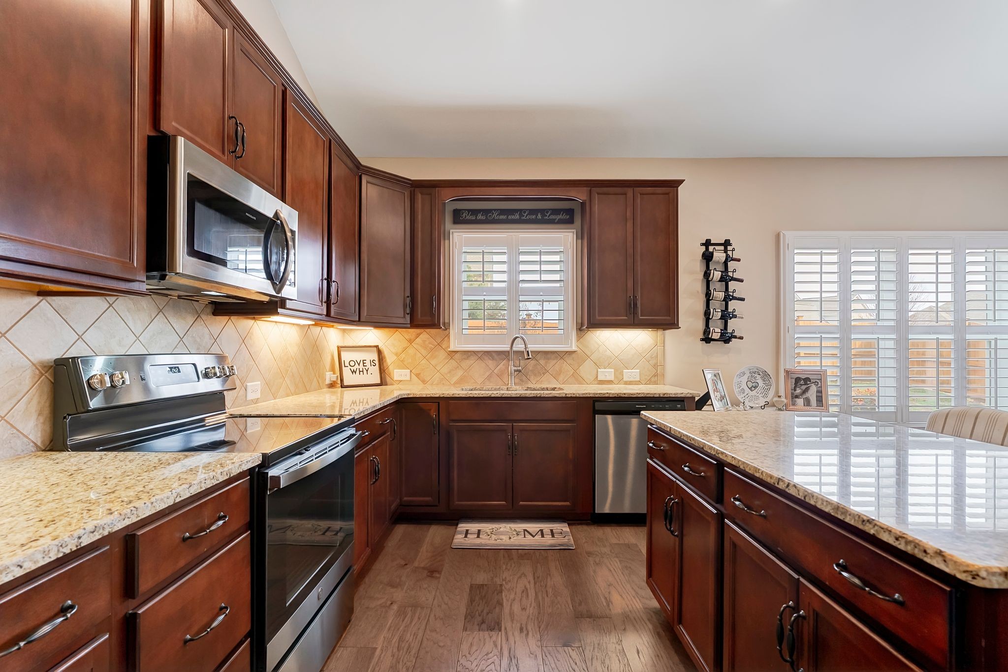 1326 Whispering Oaks Dr