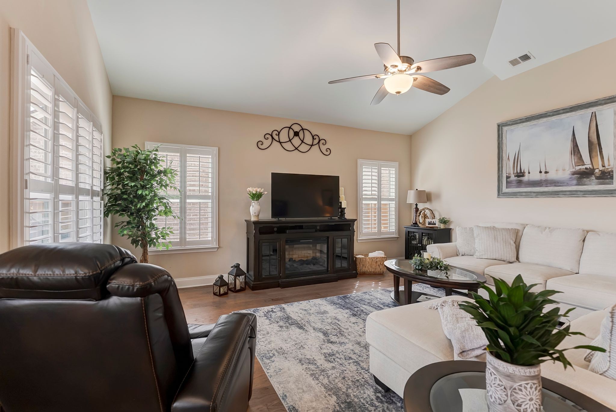 1326 Whispering Oaks Dr