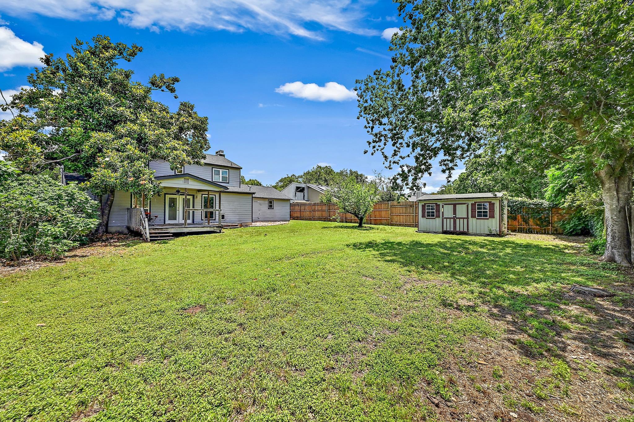 1804 Oakridge DR