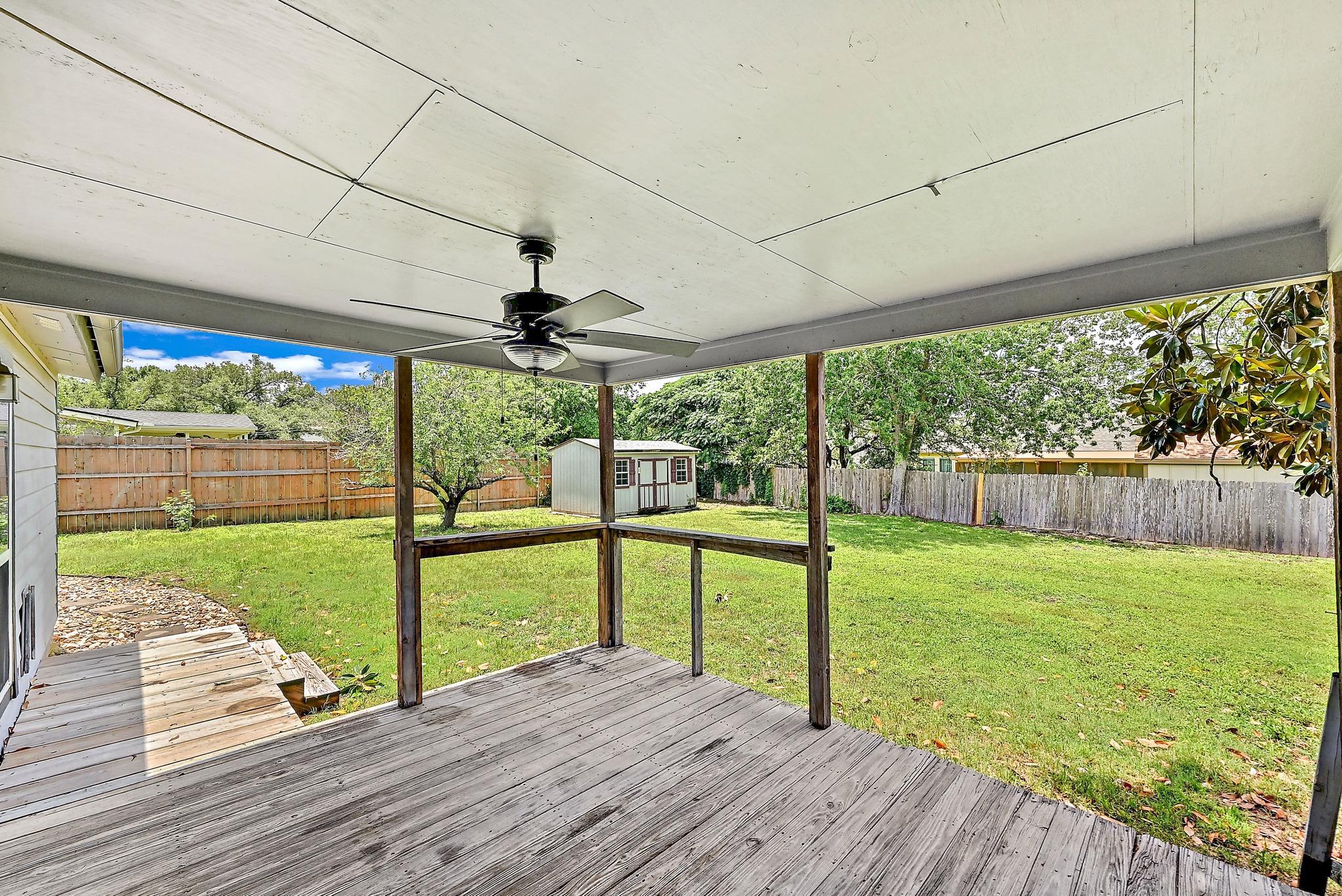1804 Oakridge DR
