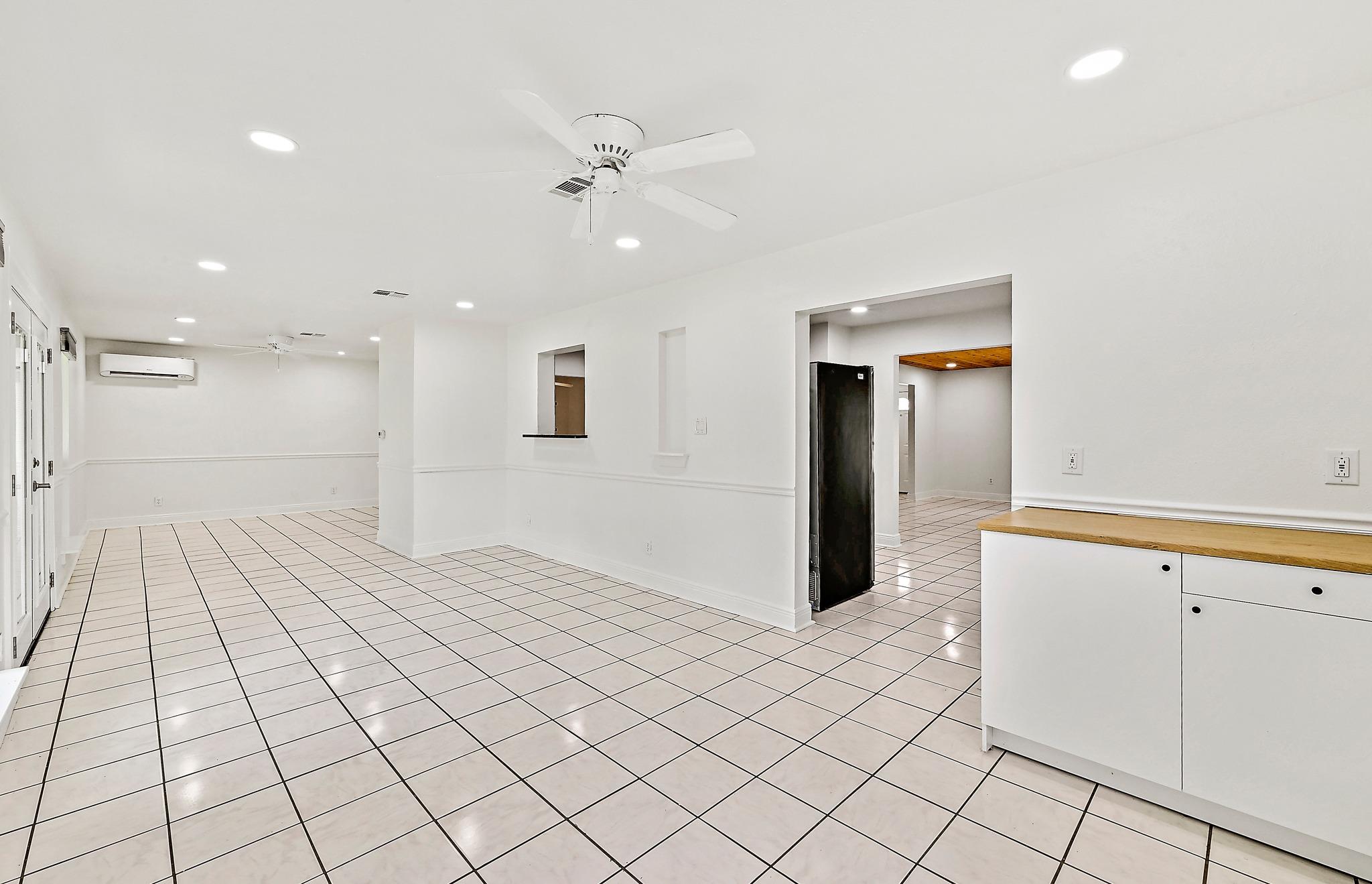 1804 Oakridge DR