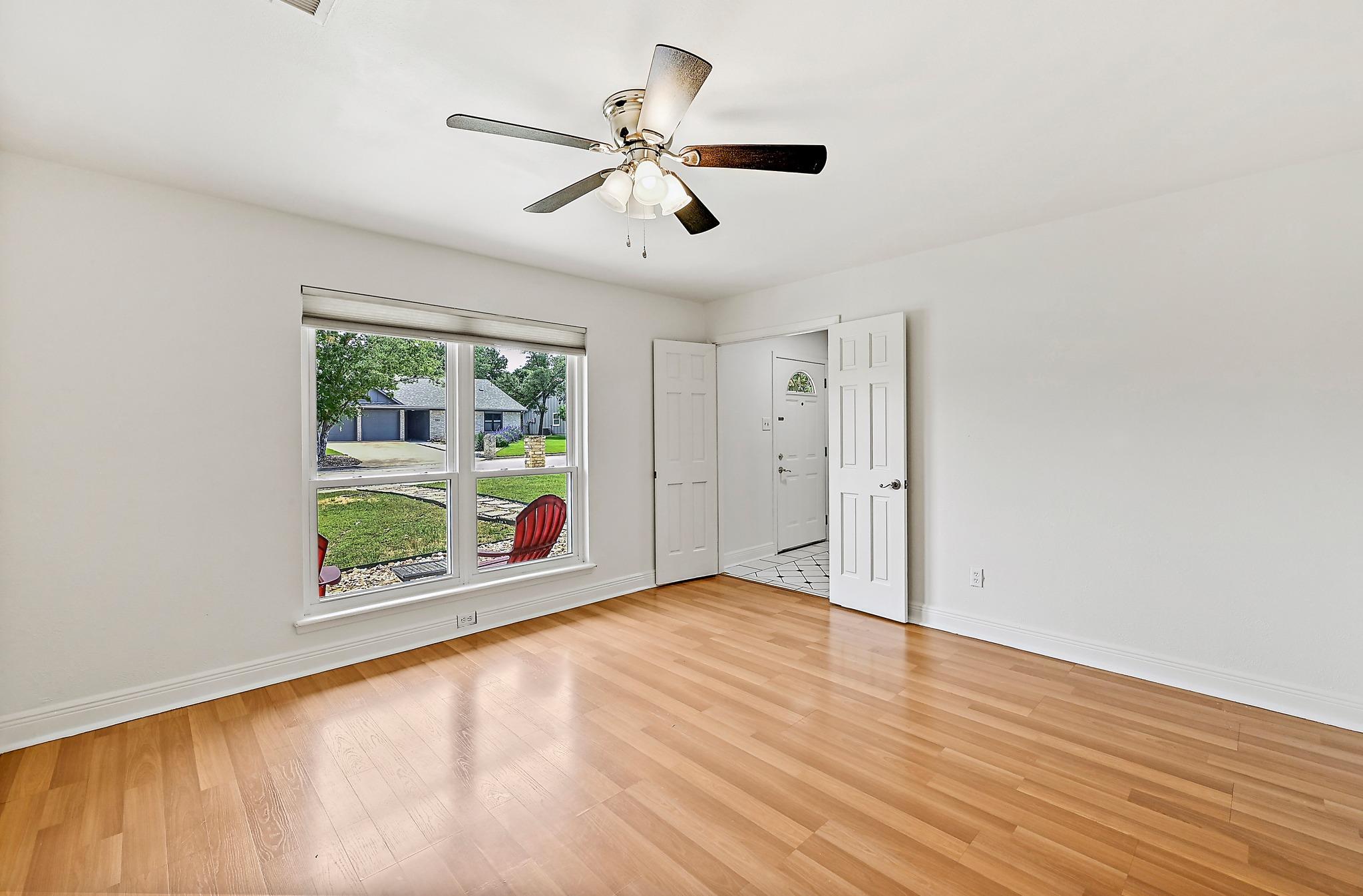 1804 Oakridge DR