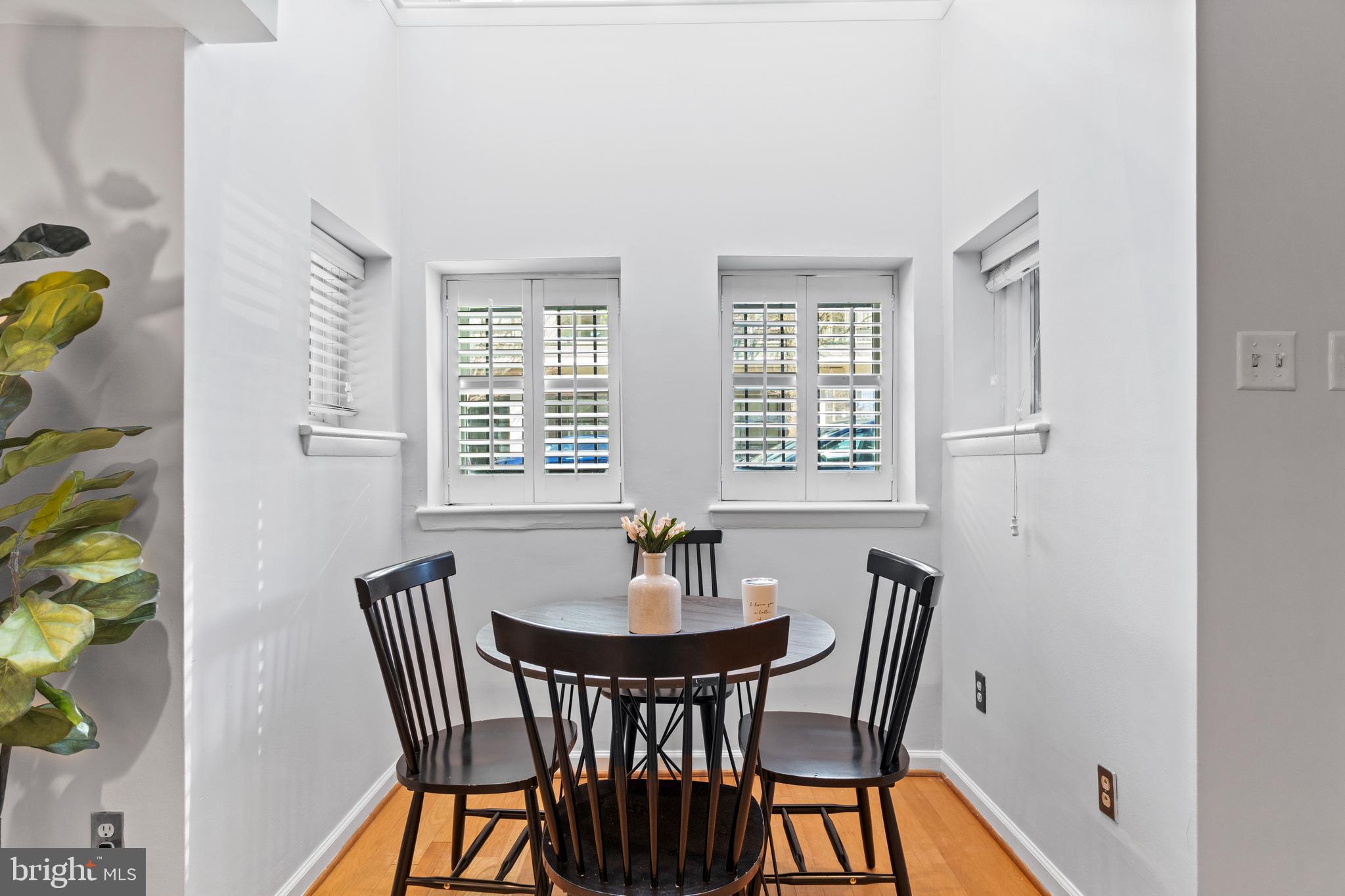 2502 M St NW #2502