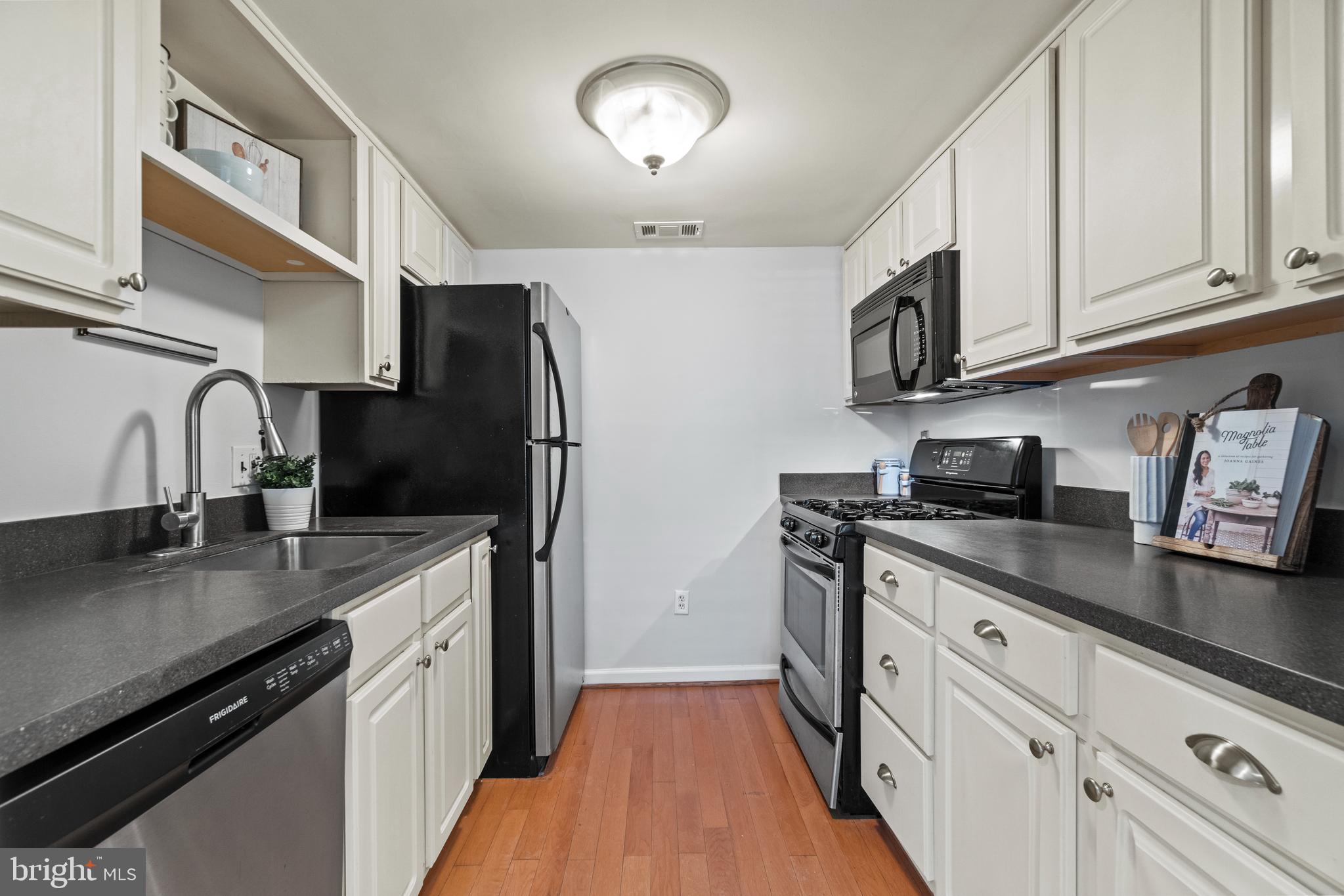 2502 M St NW #2502