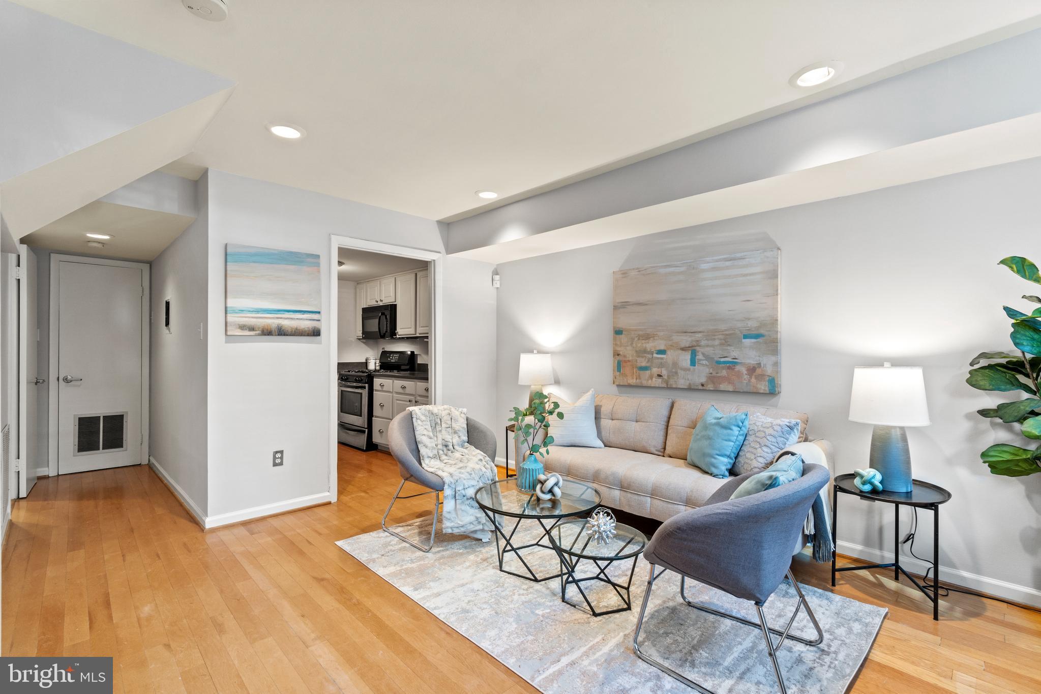 2502 M St NW #2502