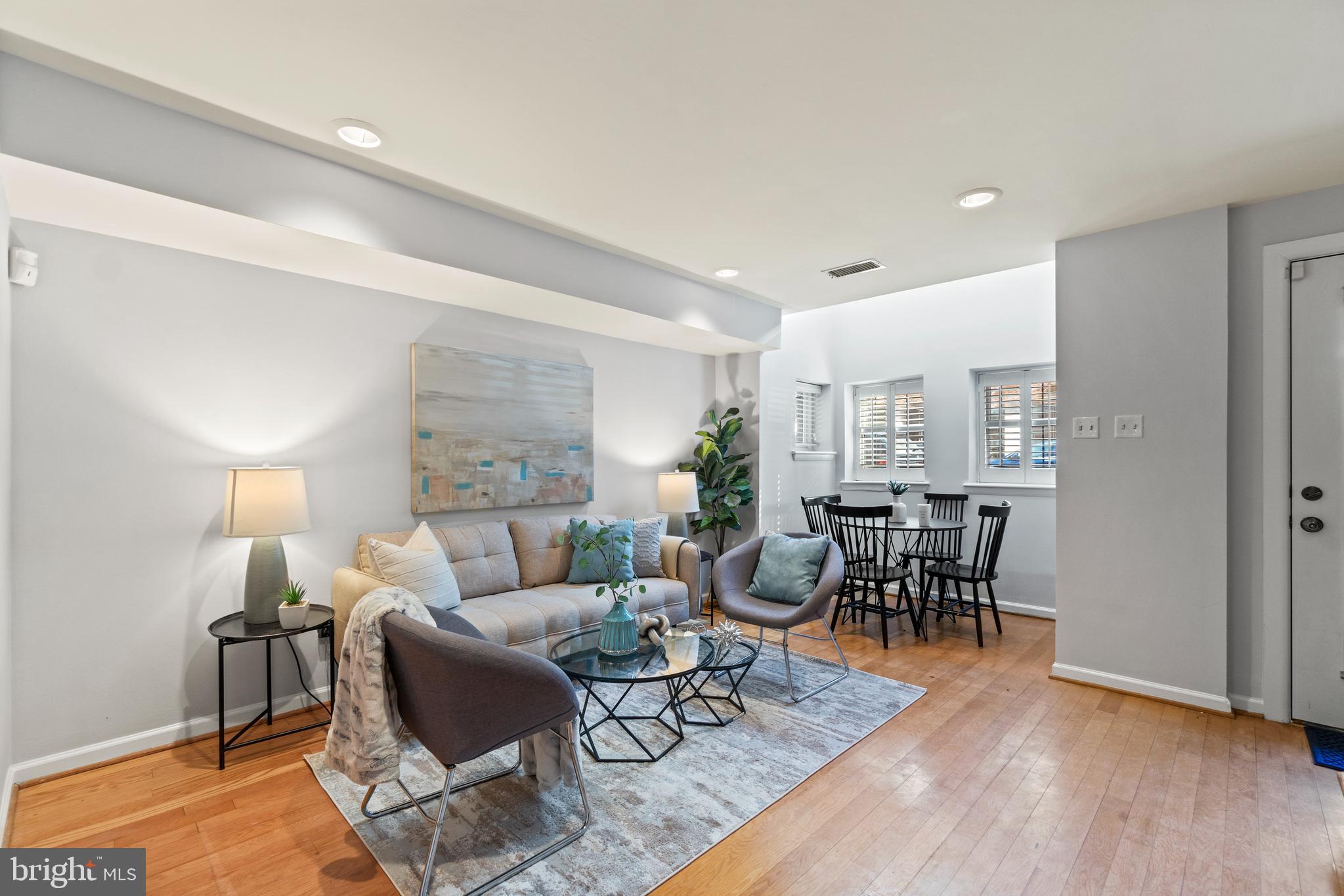 2502 M St NW #2502