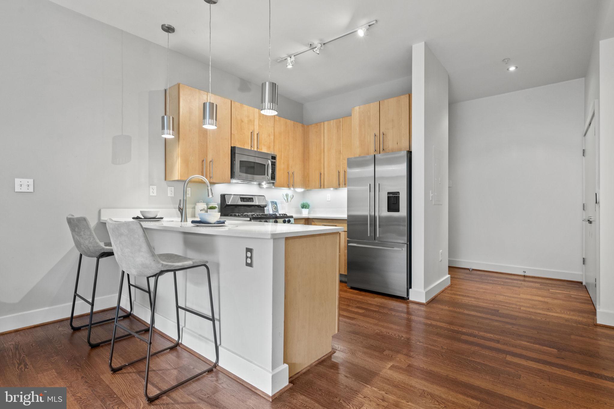 1348 Euclid St NW #204