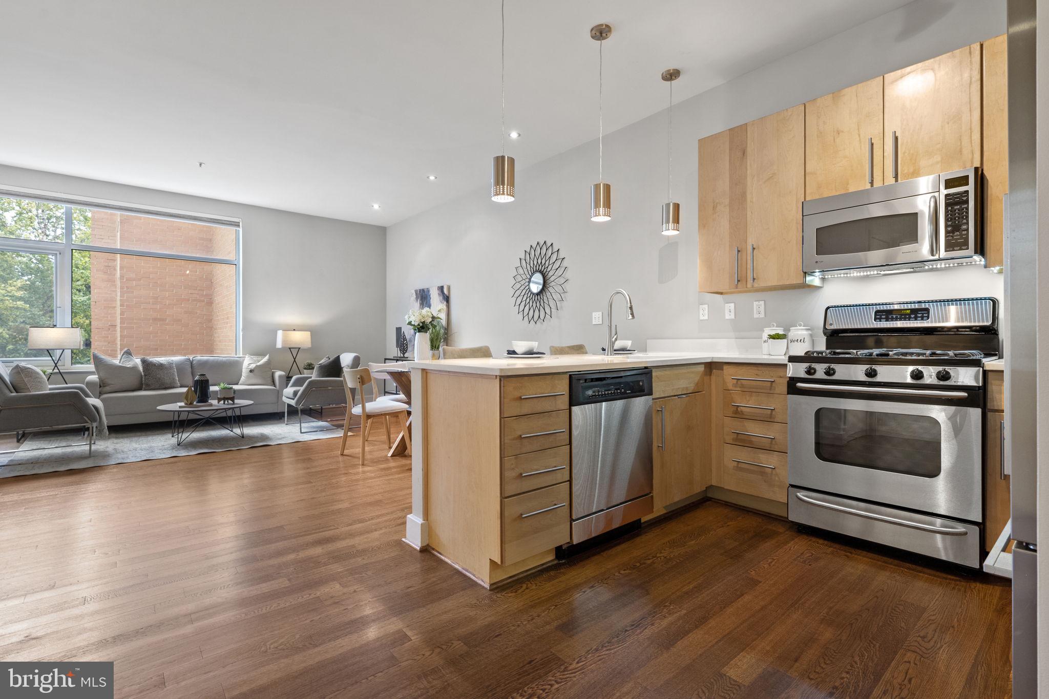 1348 Euclid St NW #204